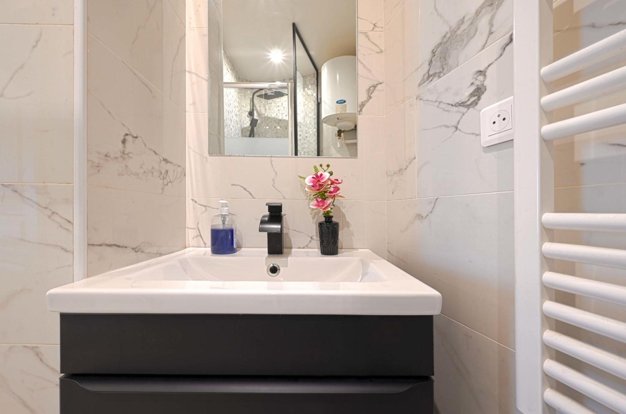 Superbe De 2 Pieces Appartement Parijs